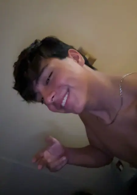 Я Diego, 18, из Арекипы, ищу знакомства без обязательств