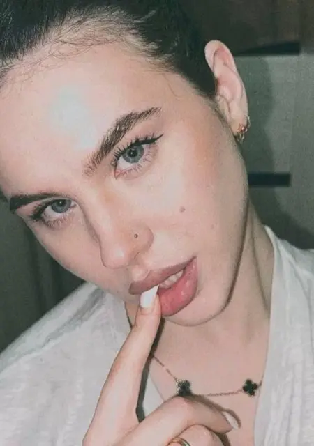 Я Юлия, 28, из Франкфурта-на-майне, ищу знакомства на одну ночь