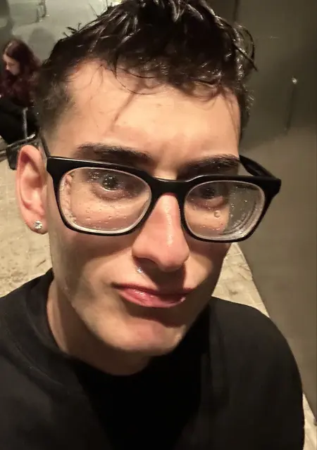 Soy Cristian, 29 años, conociéndome para relación sin ataduras en Badalona