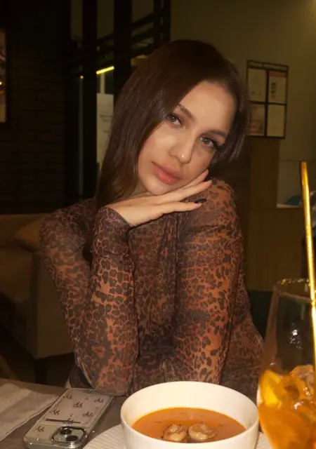 Яна з Черкаси, мені 18 років, познайомлюсь на одну ніч