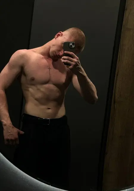 Я Макс, 20, знакомлюсь без обязательств в Праге