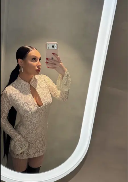 Izabella из Малаги, мне 80, познакомлюсь для дружбы