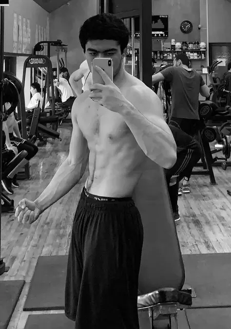 Я Акмал, 28, из Ташкента, ищу знакомство для вирта