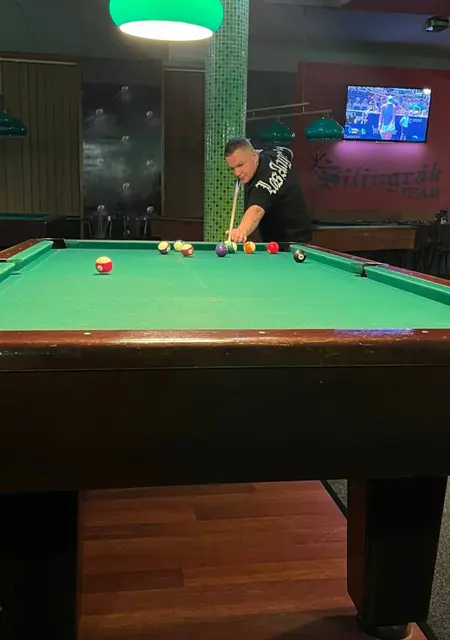 Я Ярослав, 22, из Праги, ищу знакомства без обязательств