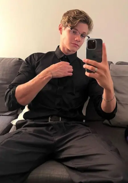 Я Jony, 25, знакомлюсь без обязательств в Антраците