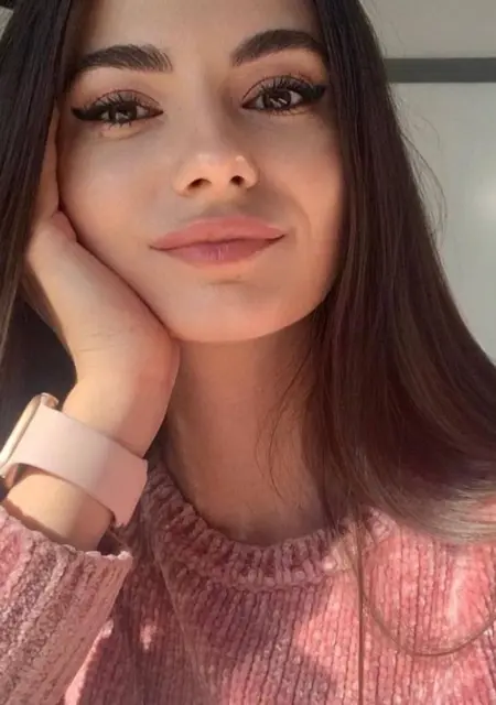 Кристинка из Ични, ищу на сайте знакомства без обязательств