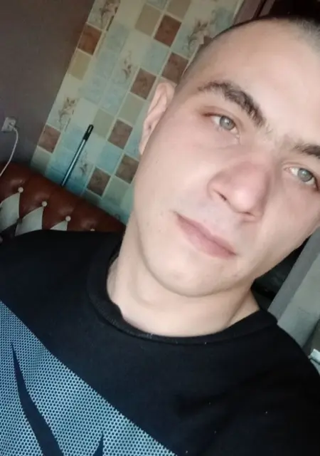 Я Максим, 27 років, знайомлюсь без зобов'язань у Умани