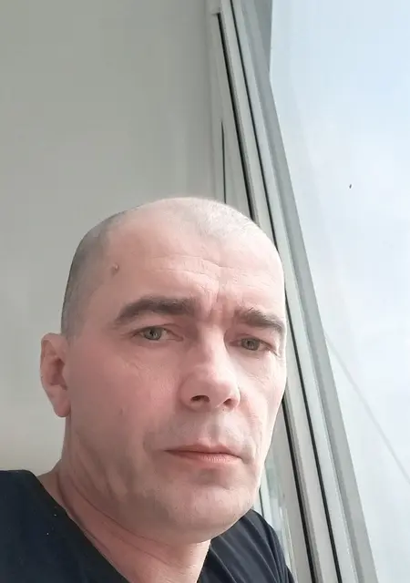 Дмитрий з Антрацита, шукаю на сайті знайомства на одну ніч