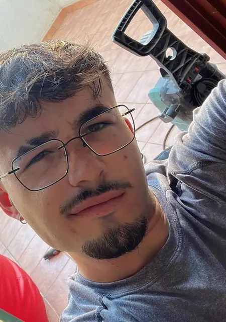 Soy Sergi Pinso, 21 años, conociéndome para relación sin ataduras en Palma de Mallorca