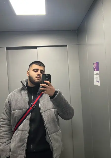 Emil из Баку, ищу на сайте знакомства на одну ночь