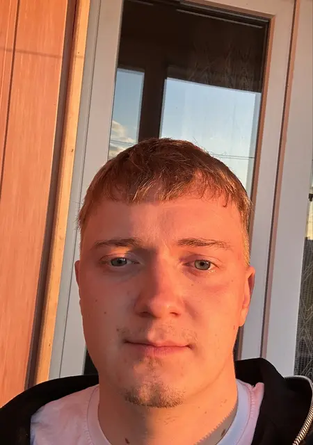 Я Дмитрий, 23, знакомлюсь для вирта в Чернигове
