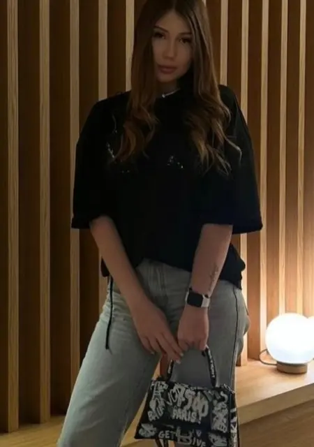 Анастасия из Берлина, мне 19, познакомлюсь для вирта