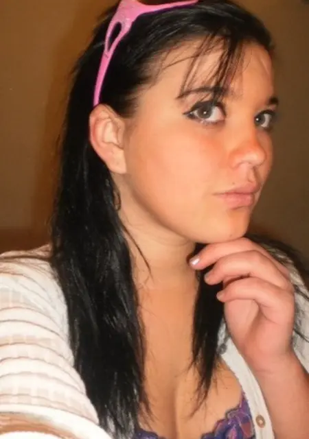 Я Оливия, 22, из Дубая, ищу знакомства на одну ночь