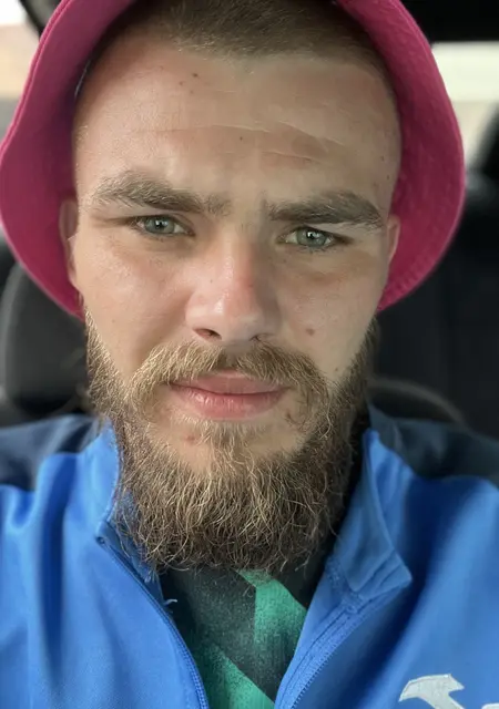 Олег з Коломия, шукаю на сайті знайомства на одну ніч