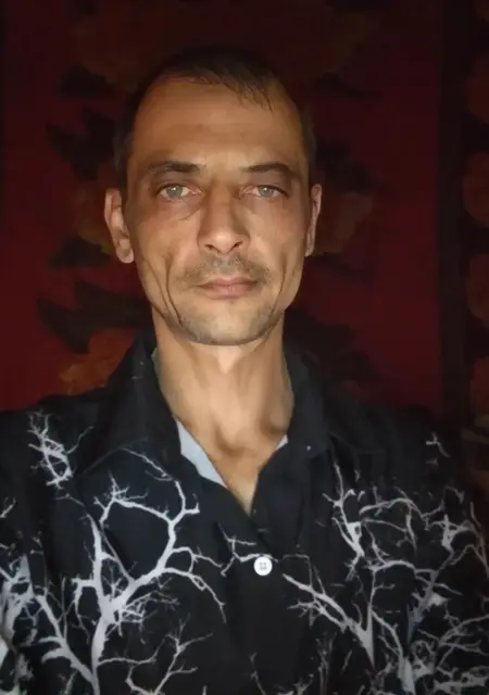 Я Михаил, 45, из Николаева, ищу знакомства без обязательств