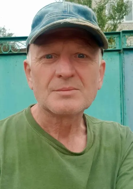Igor из Чернигова, мне 58, познакомлюсь для постоянных отношений