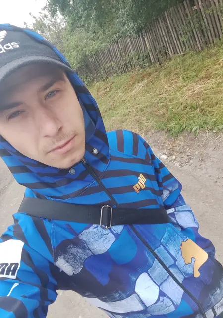 Я Давид, 23, из Алчевска, ищу знакомства на одну ночь