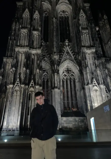 Богдан из Детмольд, ищу на сайте приятное времяпровождение