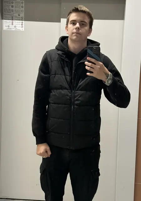 Евгений из Амстердама, мне 20, познакомлюсь для дружбы