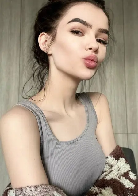 Я Алина, 25, знакомлюсь для вирта в Берлине