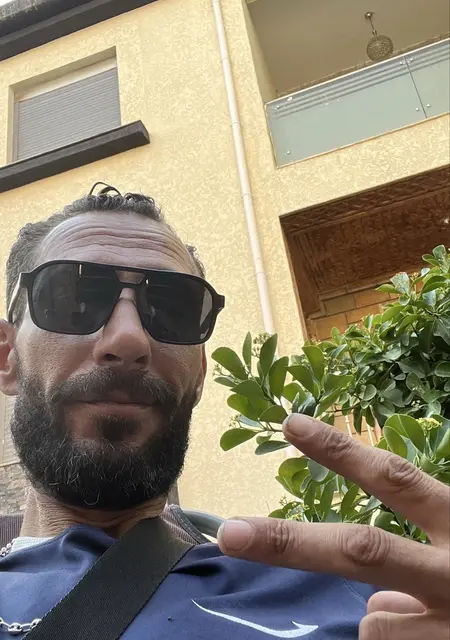 Я Nassim, 40, знакомлюсь на одну ночь в Сентах-эрбленах