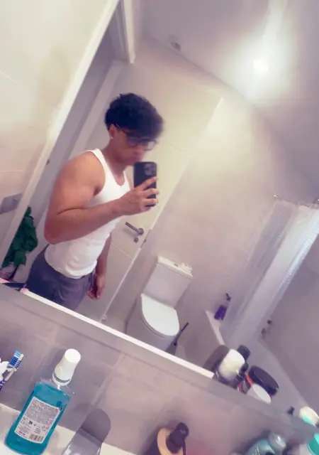 Tumenor de Oviedo, tengo 18 años, listo para conocer para lío de una noche
