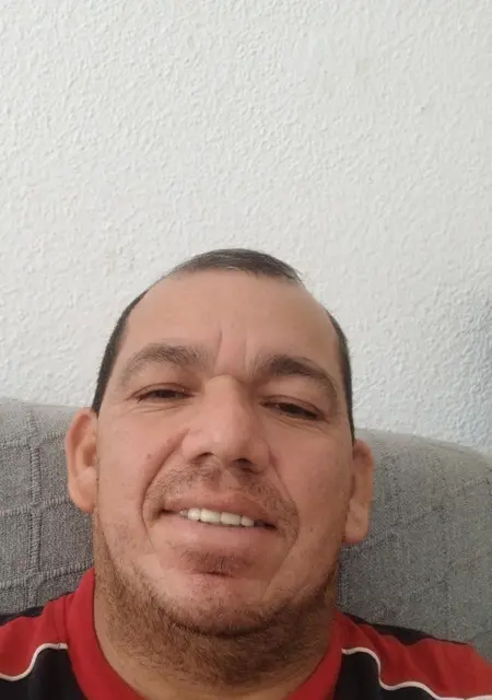 Я Victor, 48, знакомлюсь для открытые отношения в Уэльве