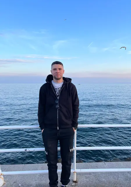 Serhii из Сучавы, мне 32, познакомлюсь для приятного времяпровождения