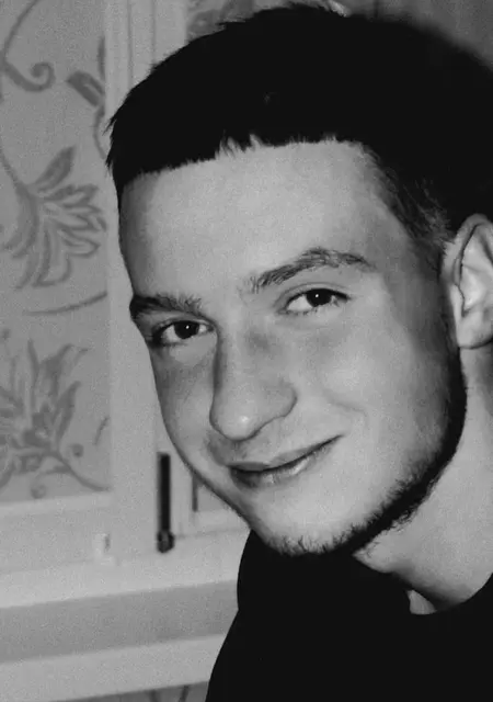 Артем з Конотопа, мені 20 років, познайомлюсь на одну ніч