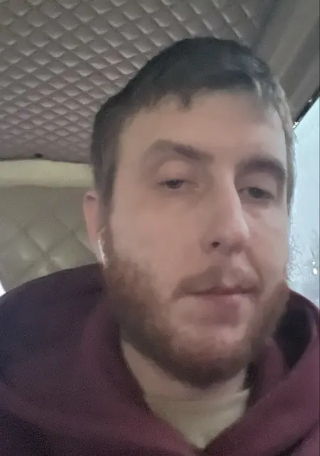 Soy Roman, 35 años de Madrid, busco conocer gente para conversación virtual