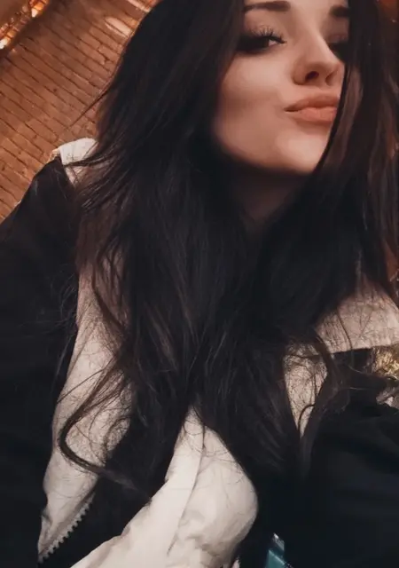 Я Eva, 24 років з Дніпро, шукаю знайомство для постійні стосунки