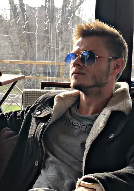 Я Vladislav, 23, из Киева, ищу знакомство для общения