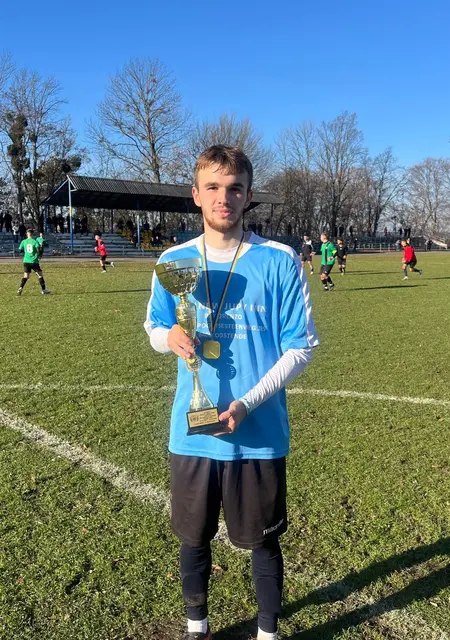 Я Марян, 18, из Золочева, ищу знакомства без обязательств