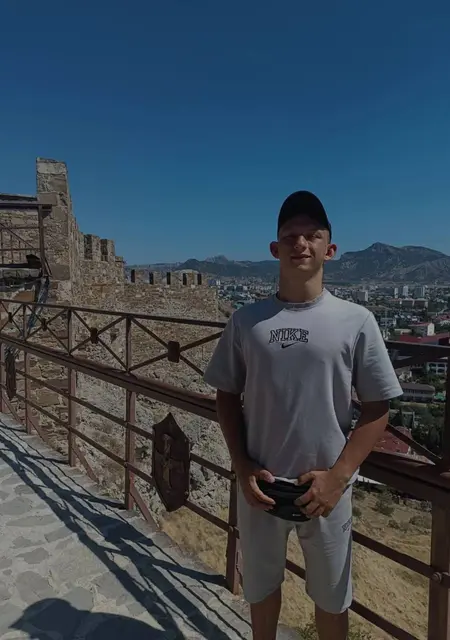 Я Ярослав, 25 років, знайомлюсь на одну ніч у Первомайськ