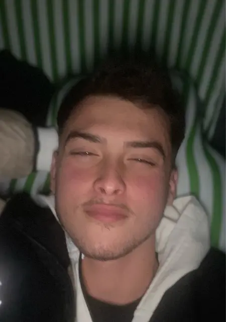 Muhammet из Стамбула, мне 18, познакомлюсь для вирта