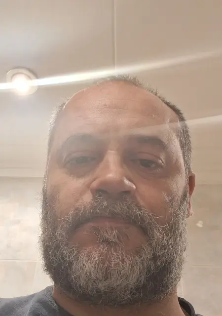 Ivan Guzman de Cuart de Poblet, tengo 46 años, listo para conocer para relación sin ataduras