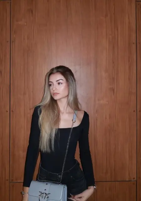 Vanessa из Софии, ищу на сайте вирта