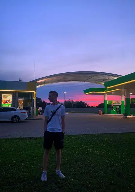 Я Влад, 20, из Бердичева, ищу знакомство для дружбы