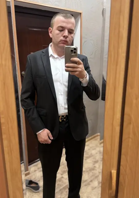 Александр из Франкфурта-на-майне, мне 26, познакомлюсь без обязательств