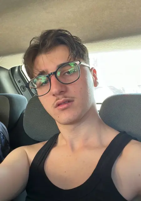 Я Ardian, 18, из Капуя, ищу знакомство для постоянных отношений