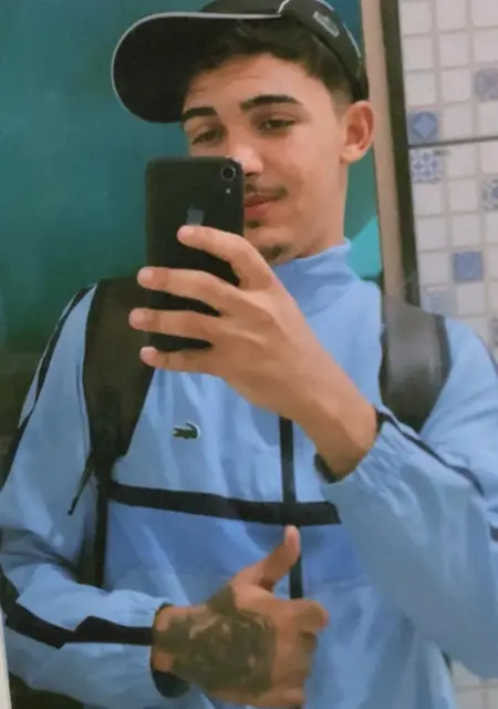 Я Sousa, 24, из Тиете, ищу знакомство для совместных путешествий