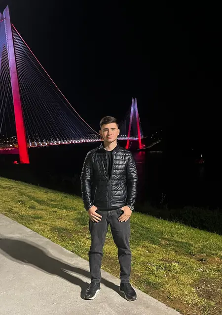 Refik Taha из Стамбула, мне 20, познакомлюсь для вирта