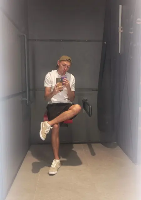 Я Андрій, 25, знакомлюсь для приятного времяпровождения в Луцке