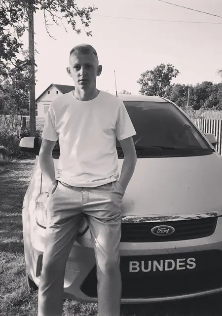 Я Віталій, 24, из Сарн, ищу знакомство для вирта