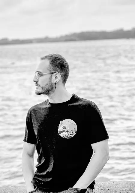 Я Raffaele, 28, знакомлюсь без обязательств в Казерта