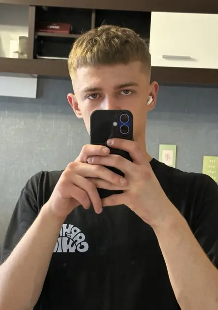 Я Кирилл, 20, знакомлюсь для открытые отношения в Вене