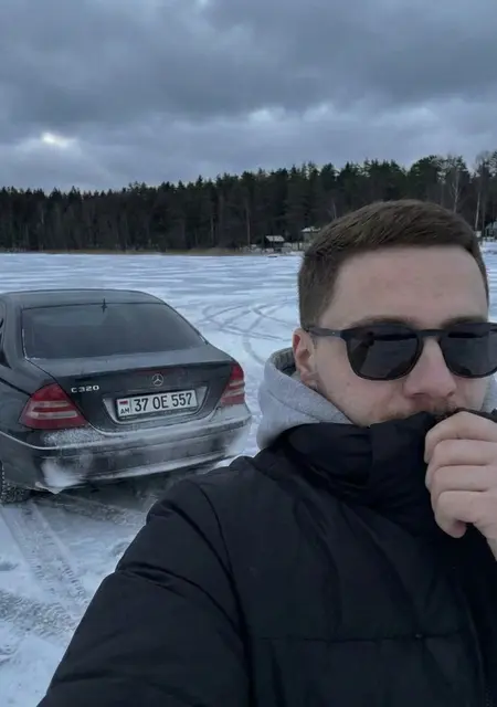 Dav из Еревана, ищу на сайте знакомства на одну ночь