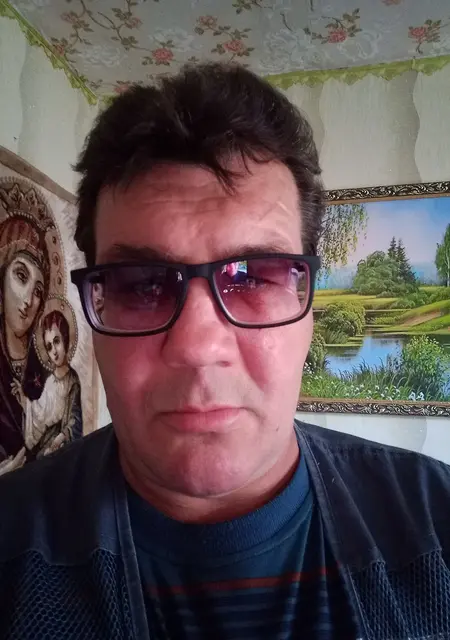 Валерий з Новопскова, шукаю на сайті відкриті стосунки