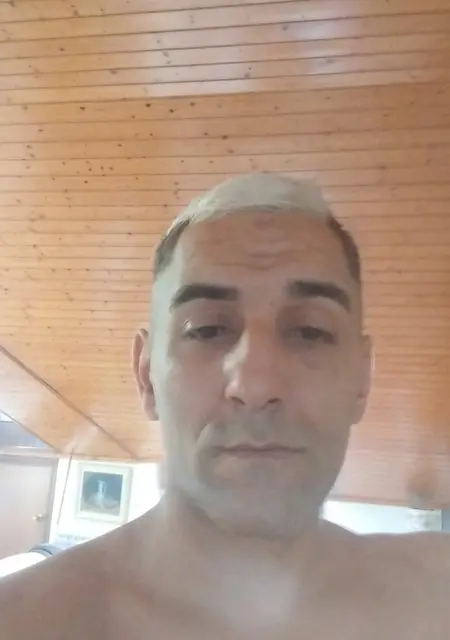 Soy Marcos, 32 años de Vigo, busco conocer gente para viaje