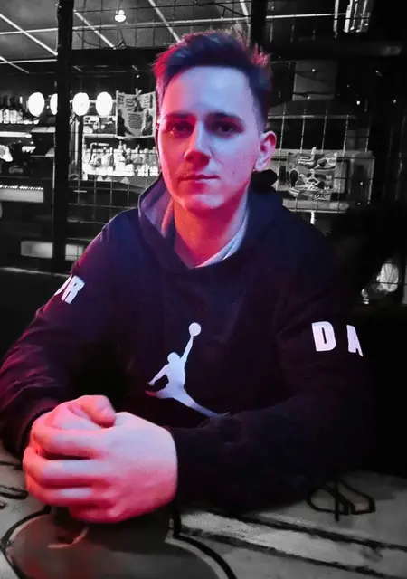 Я Андрій, 21 років з Вінниці, шукаю знайомство для приємного проведення часу